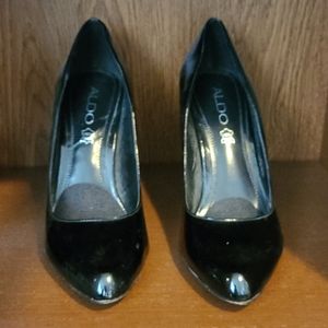 *Vero Cuoio* Leather Pumps